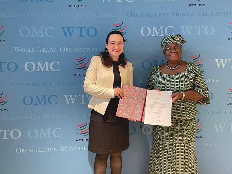 Embajadora Sofía Boza junto a la Directora General de la OMC, Ngozi Okonjo Iweala (Foto SUBREI).