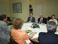 El encuentro también contó con la asistencia del Embajador y académico del IEI, profesor Alberto van Klaveren.