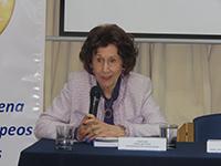 La profesora Iris Vittini, fundadora de ECSA Chile y creadora del Diploma en Integración Regional en el IEI.