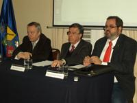 Norberto Consani, Director del IRI; José Morandé, Director del IEI, y Alejandro Simonoff, Coordinador del Centro de Reflexión de Política Internacional del IRI.