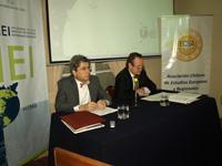 Rafael Dochao, Embajador de la Unión Europea en Chile, y Rodrigo Gaete, alto funcionario a cargo de la cumbre por parte del Ministerio de Relaciones Exteriores.