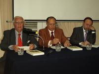 Los profesores Walter Sánchez, Raúl Bernal-Meza y César Ross.